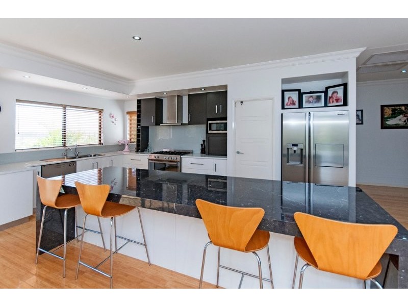 9 John Court, Cotswold Hills QLD 4350