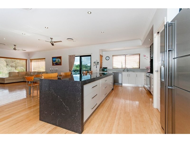 9 John Court, Cotswold Hills QLD 4350