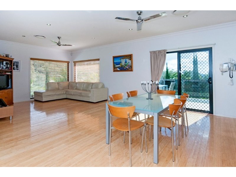 9 John Court, Cotswold Hills QLD 4350