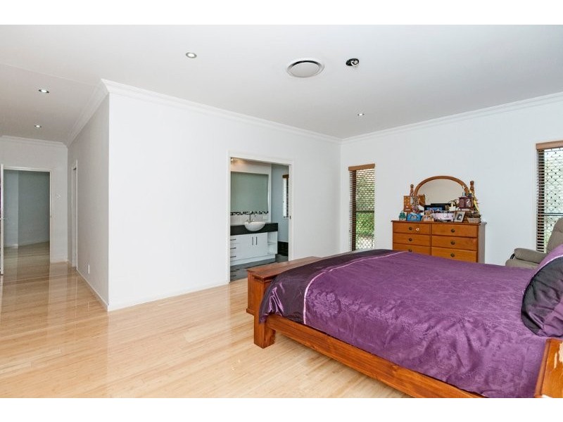 9 John Court, Cotswold Hills QLD 4350