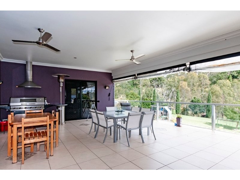 9 John Court, Cotswold Hills QLD 4350