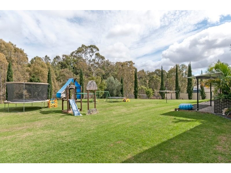 9 John Court, Cotswold Hills QLD 4350