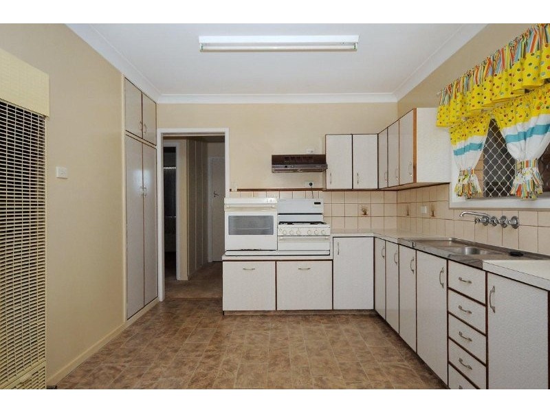 269 Tor Street, Wilsonton QLD 4350