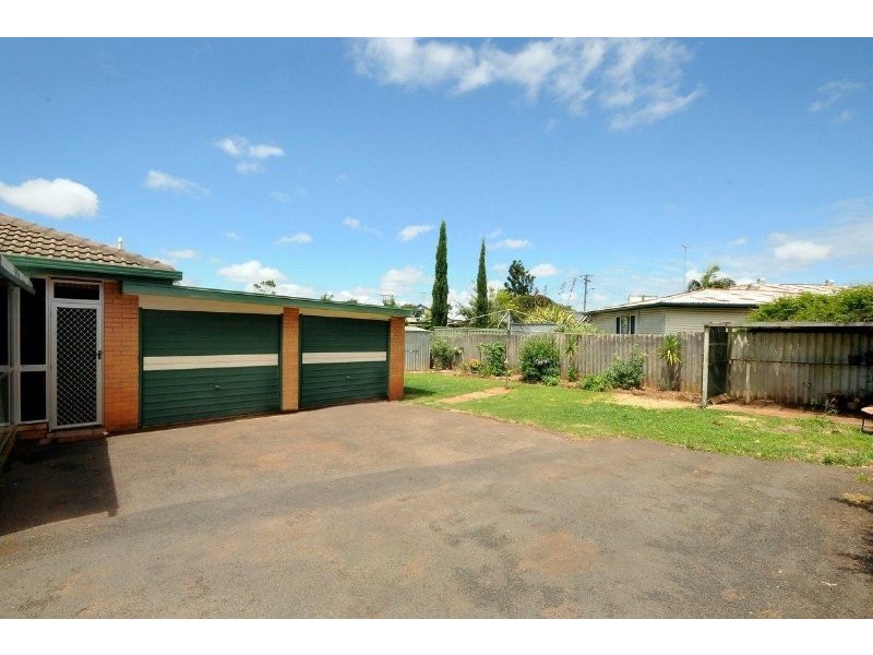 269 Tor Street, Wilsonton QLD 4350