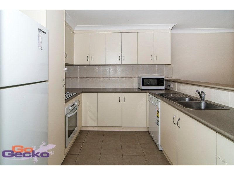 2/22a Spencer Street, Harristown QLD 4350