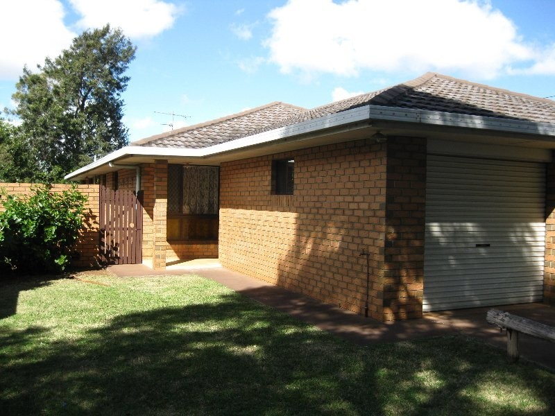 1/50a Anzac Avenue, Toowoomba QLD 4350