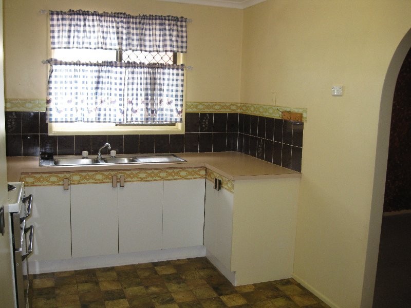 2/50a Anzac Avenue, Toowoomba QLD 4350