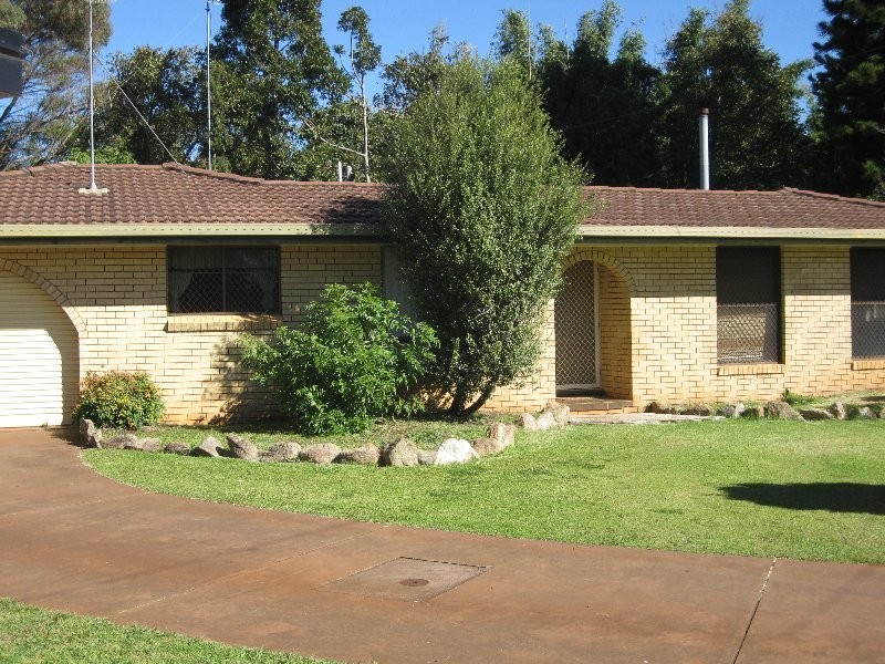 6 Bow Court, Darling Heights QLD 4350