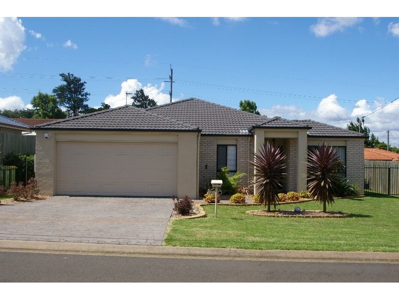 5 Kauri Street, Kearneys Spring QLD 4350