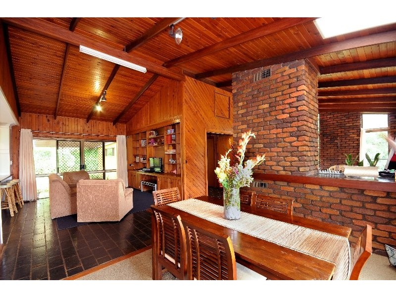 8 Niddrie Drive, Middle Ridge QLD 4350