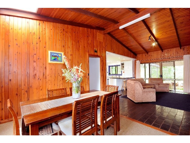 8 Niddrie Drive, Middle Ridge QLD 4350