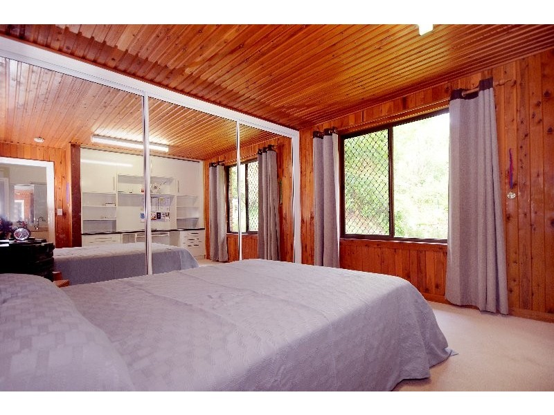 8 Niddrie Drive, Middle Ridge QLD 4350