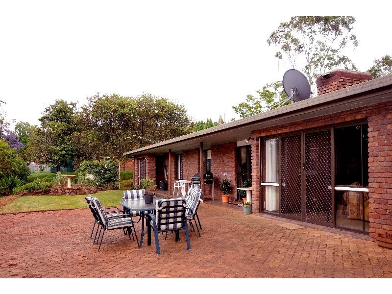 8 Niddrie Drive, Middle Ridge QLD 4350