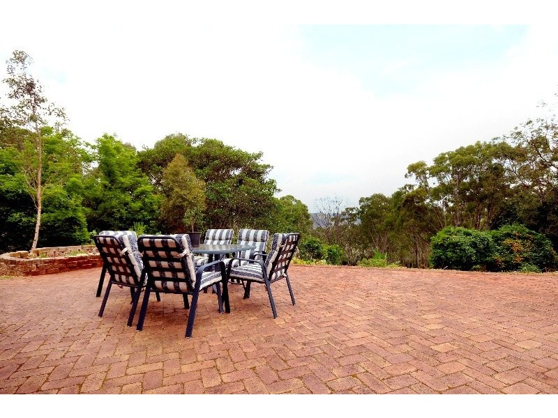 8 Niddrie Drive, Middle Ridge QLD 4350