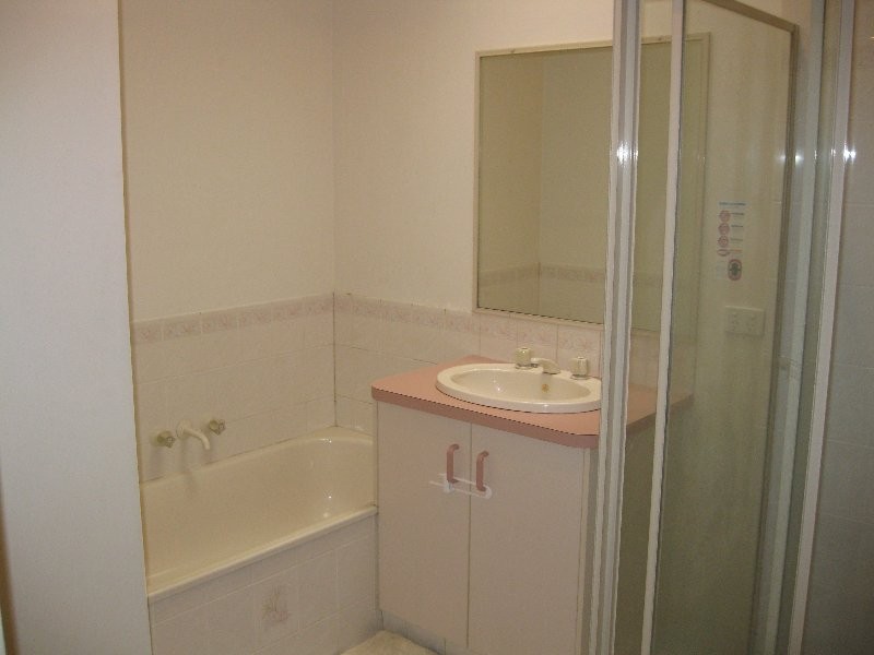 1/420 West Street, Kearneys Spring QLD 4350