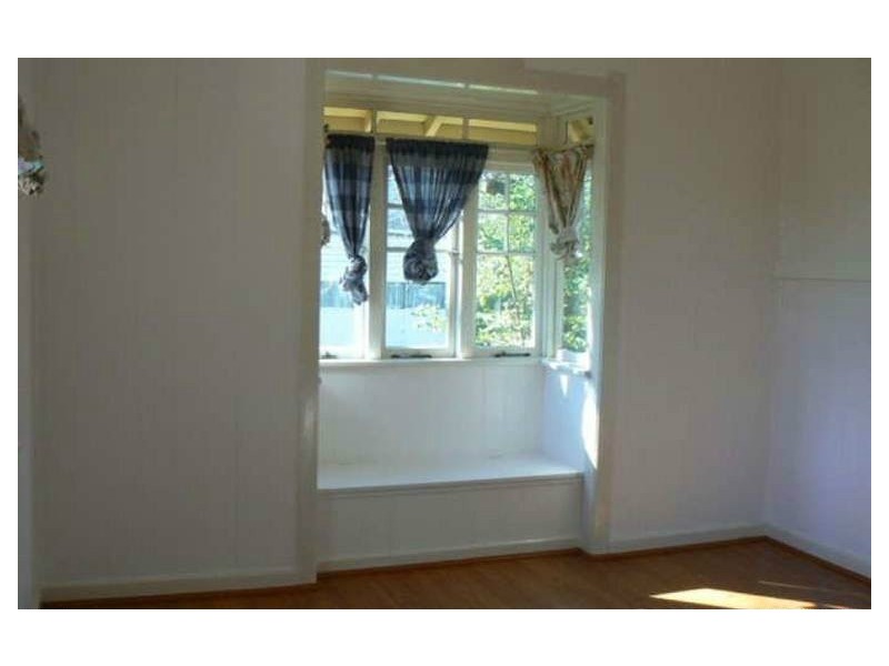 75 West Street, Newtown QLD 4350