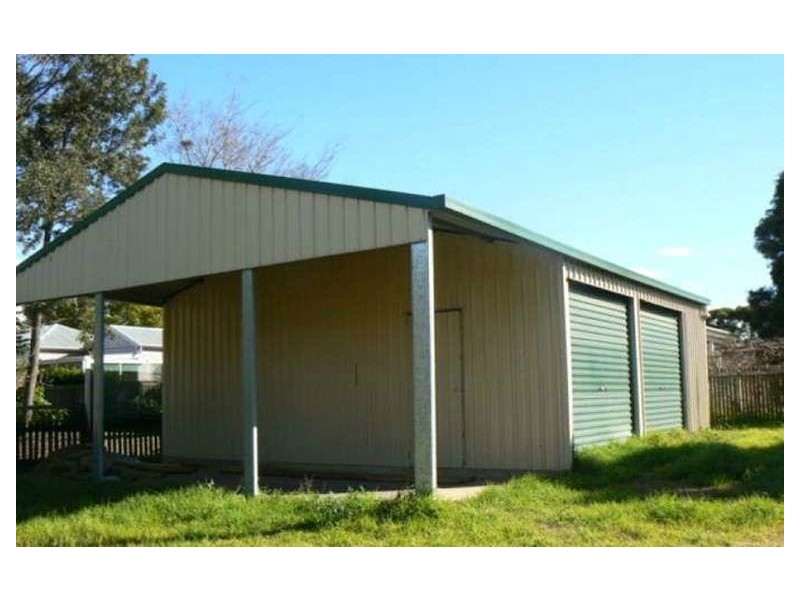 75 West Street, Newtown QLD 4350