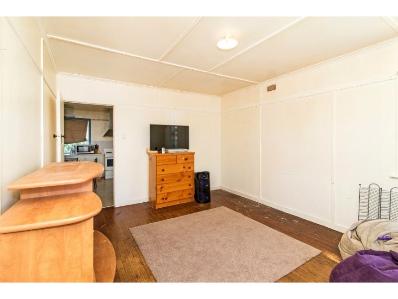 10 Mooney Street, Harlaxton QLD 4350