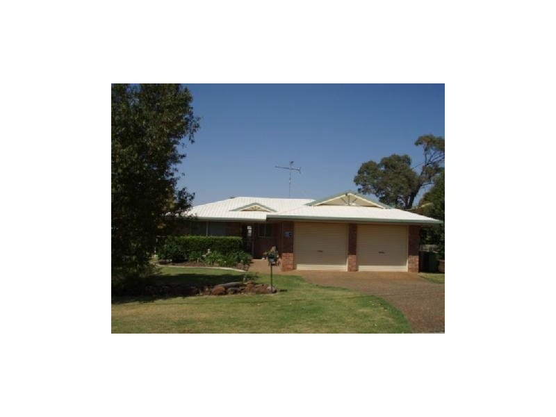 20 Nellie Street, Centenary Heights QLD 4350