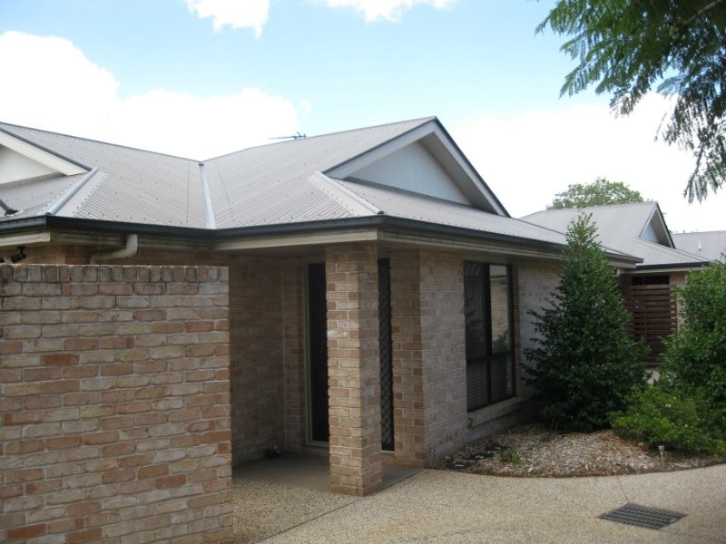 1/249 New England Highway, Harlaxton QLD 4350