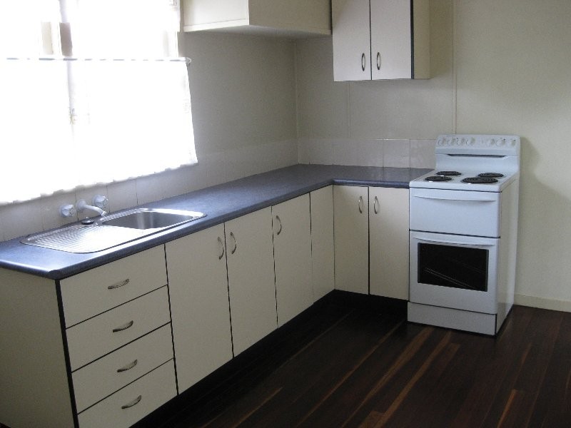 4 Robsart Street, North Toowoomba QLD 4350