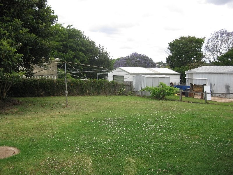 4 Robsart Street, North Toowoomba QLD 4350