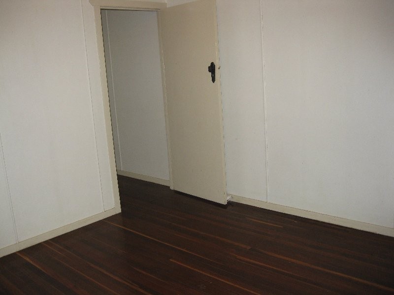 4 Robsart Street, North Toowoomba QLD 4350