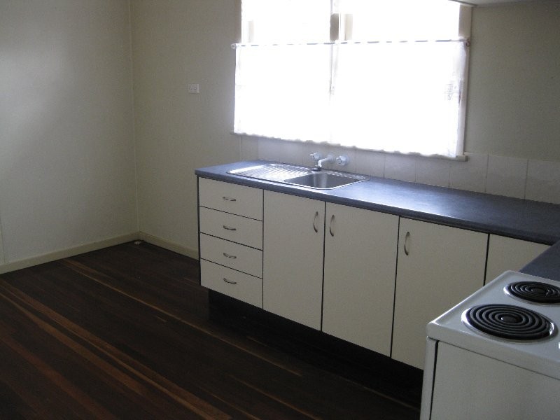 4 Robsart Street, North Toowoomba QLD 4350