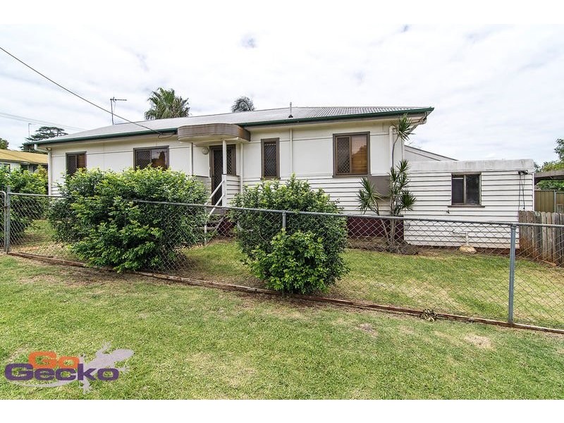 10 Searle Street, South Toowoomba QLD 4350