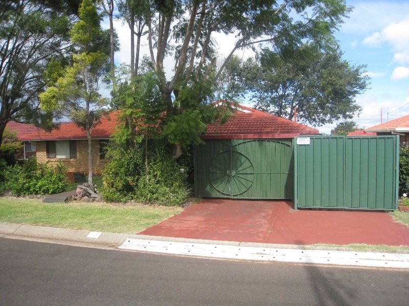 10 Chinchilla Court, Wilsonton Heights QLD 4350