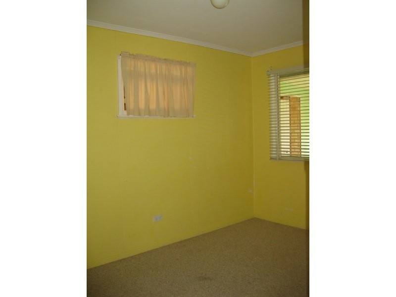 31 Loch Street, Centenary Heights QLD 4350