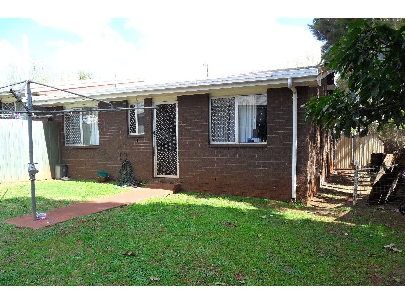 1/32 Helen Street, Harristown QLD 4350