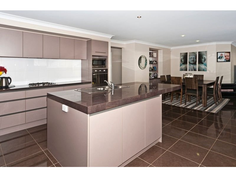 13 Vinnicombe Street, Kearneys Spring QLD 4350