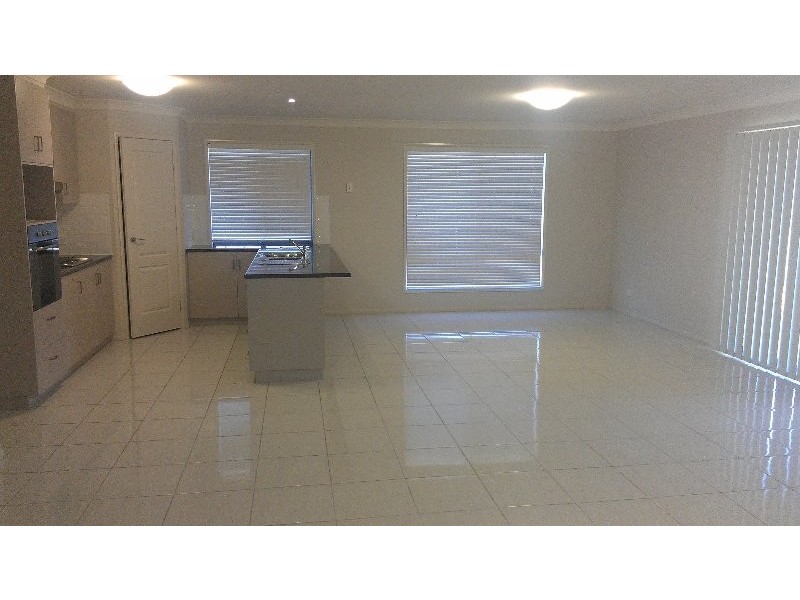 96 Hogg Street, Wilsonton Heights QLD 4350