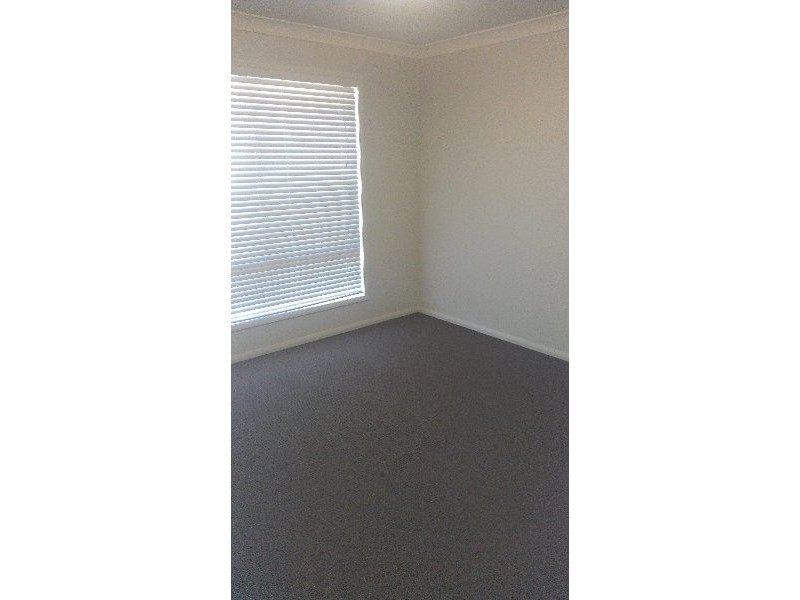 96 Hogg Street, Wilsonton Heights QLD 4350