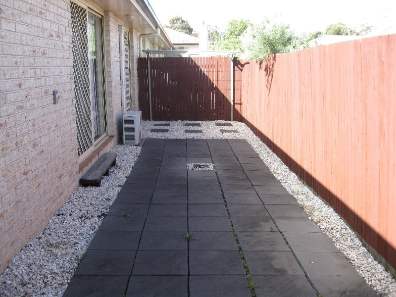 3/4 Ball  Street, Kearneys Spring QLD 4350