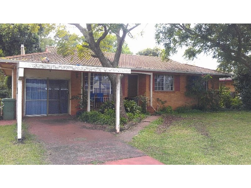 9 Lister Street, Harristown QLD 4350