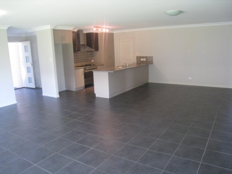 11 Sunset Drive, Glenvale QLD 4350