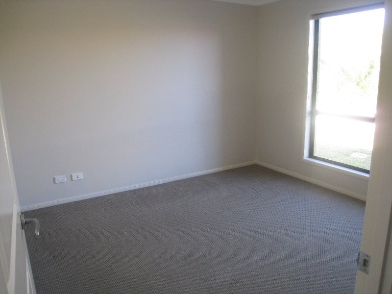 11 Sunset Drive, Glenvale QLD 4350