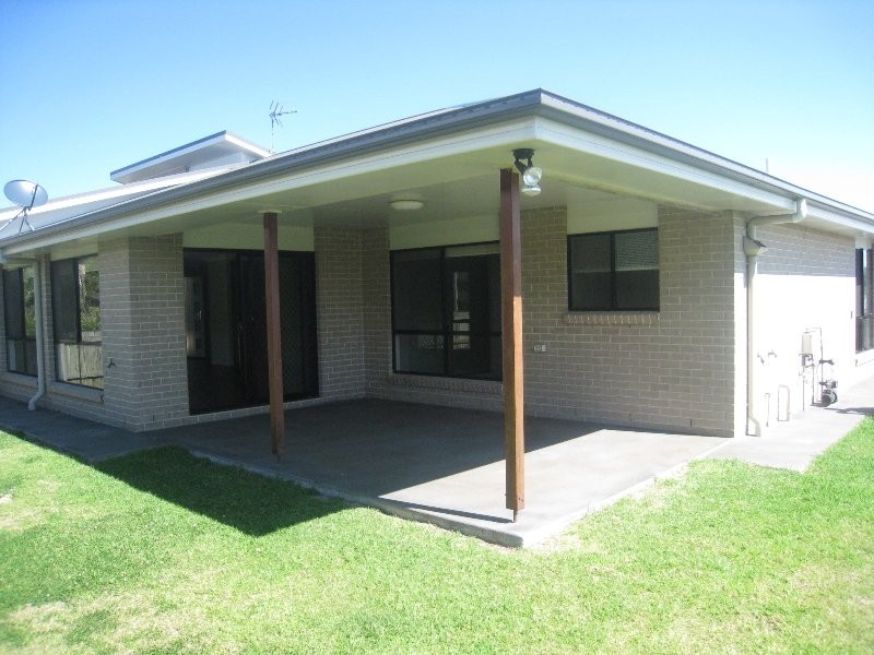 11 Sunset Drive, Glenvale QLD 4350