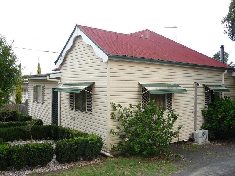 6 Vacy Street, Newtown QLD 4350