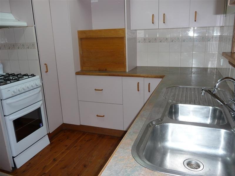 6 Vacy Street, Newtown QLD 4350