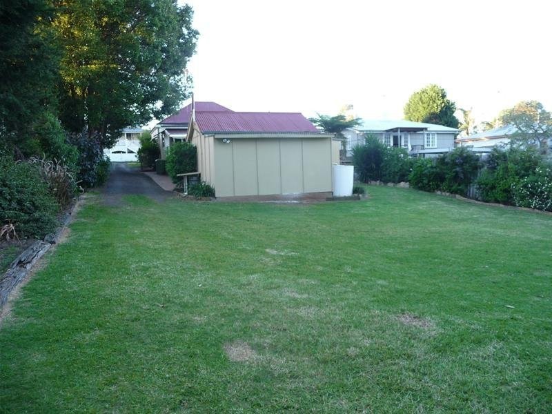 6 Vacy Street, Newtown QLD 4350