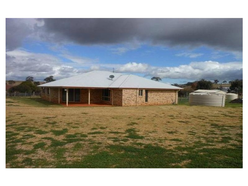 6 Andrews Court, Hodgson Vale QLD 4352