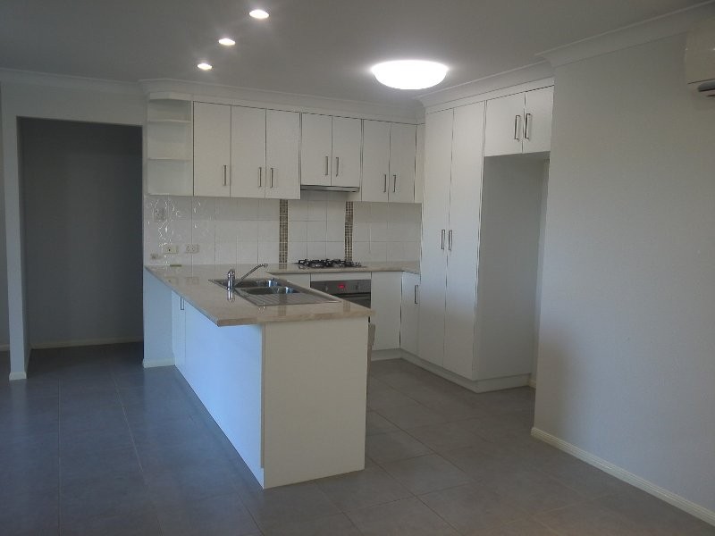 2/1a Macarthur Street, South Toowoomba QLD 4350