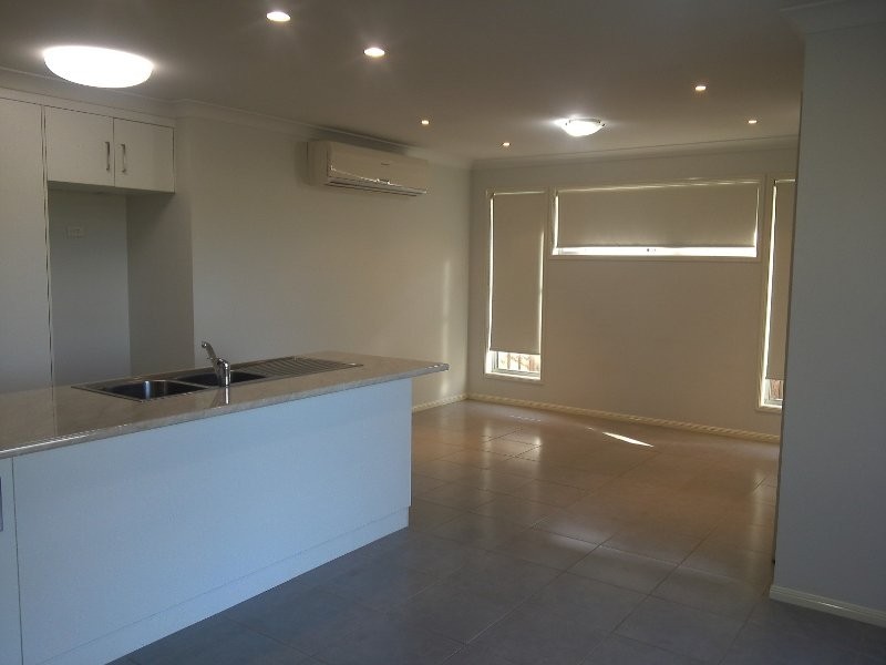 2/1a Macarthur Street, South Toowoomba QLD 4350