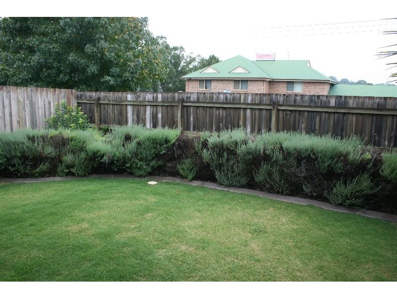 2/1a Macarthur Street, South Toowoomba QLD 4350