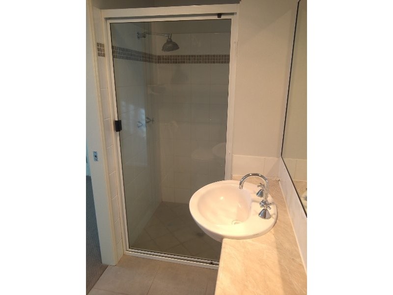 2/1a Macarthur Street, South Toowoomba QLD 4350