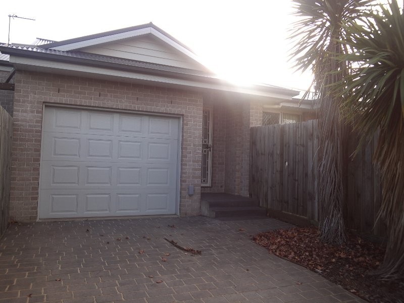 2/1a Macarthur Street, South Toowoomba QLD 4350