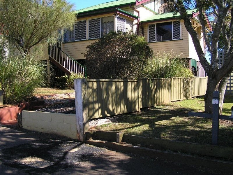 39 West Street, Newtown QLD 4350